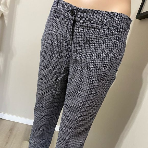 DALIA Leg Style Pants - Picture 2 of 5